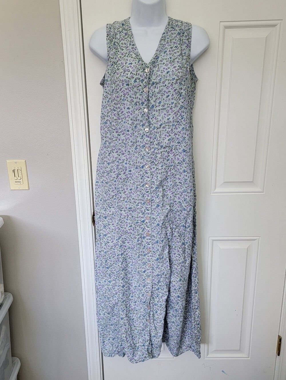 Blue Sky Blue Purple Embroidered Floral Sleeveless Button Front Midi Dress Med